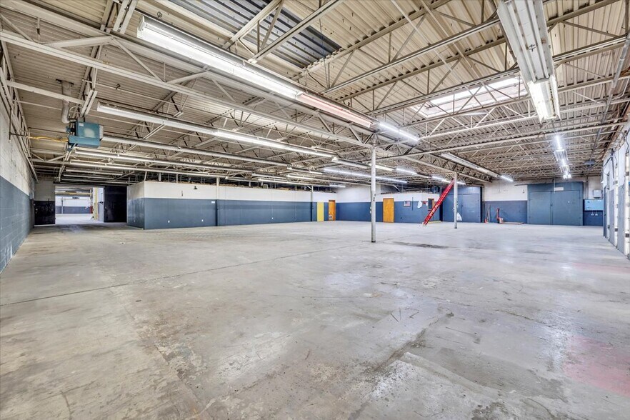 More Photos Of 650 Frith Dr, Ridgeway Manufacturing For Lease