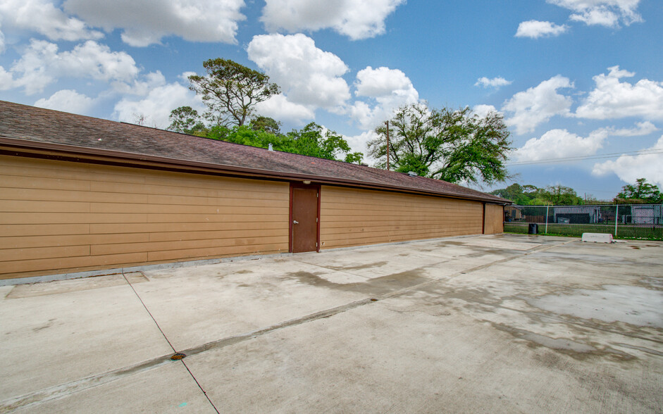 More Photos Of 11411 Homestead Rd, Houston Religious Facility For Sale