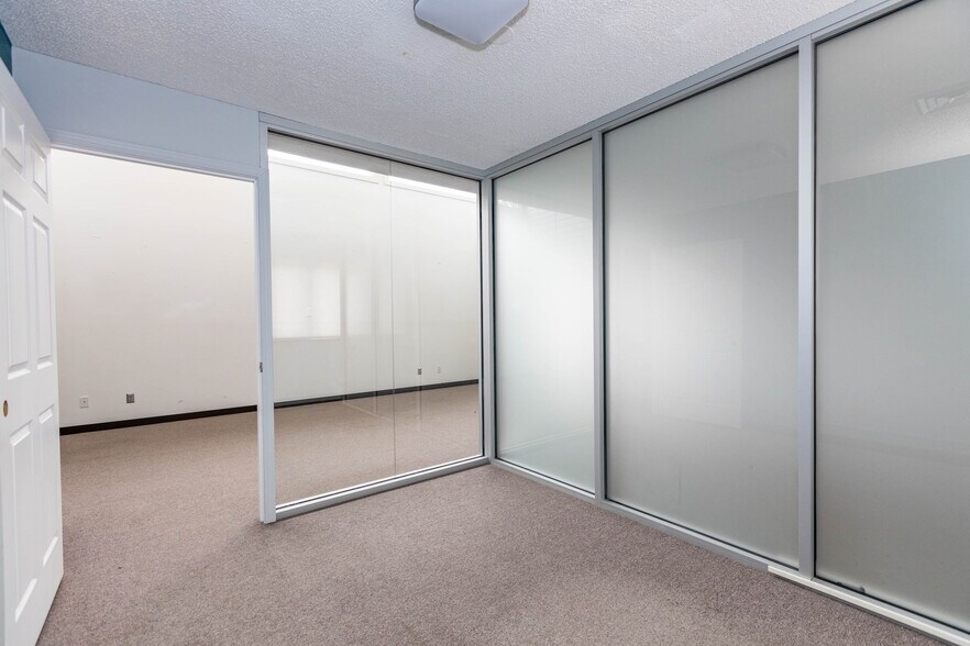 More Photos Of 2801 Claflin Rd, Manhattan Office For Lease