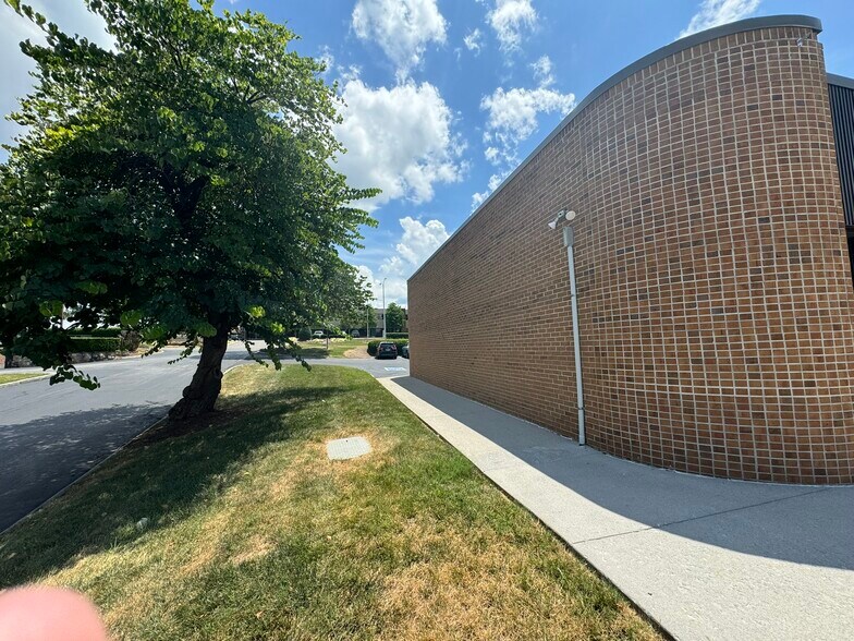 More Photos Of 9051 Executive Park Dr, Knoxville Office For Sale