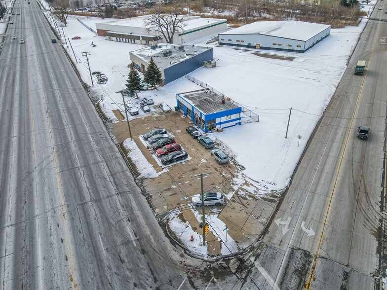 More Photos Of 25985 Groesbeck Rd, Warren Auto Repair For Sale