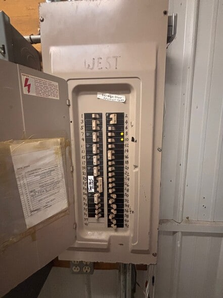 More Photos Of 6263 Taft Rd, Syracuse Warehouse For Lease