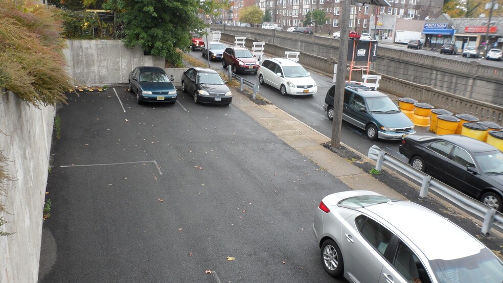Primary Photo Of 40 Broad Ave, Palisades Park Office For Lease