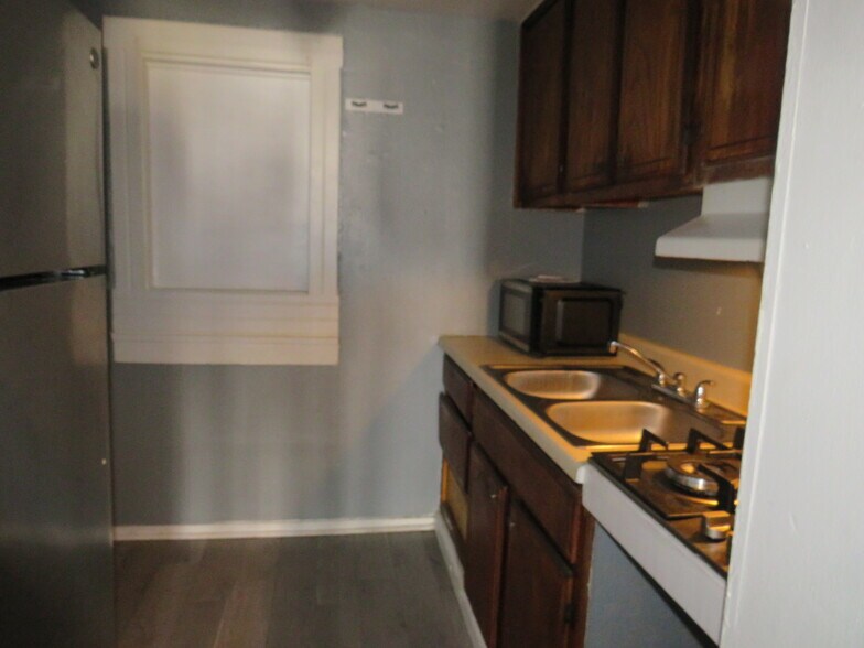 More Photos Of 925 W Main St, Yukon Apartments For Sale