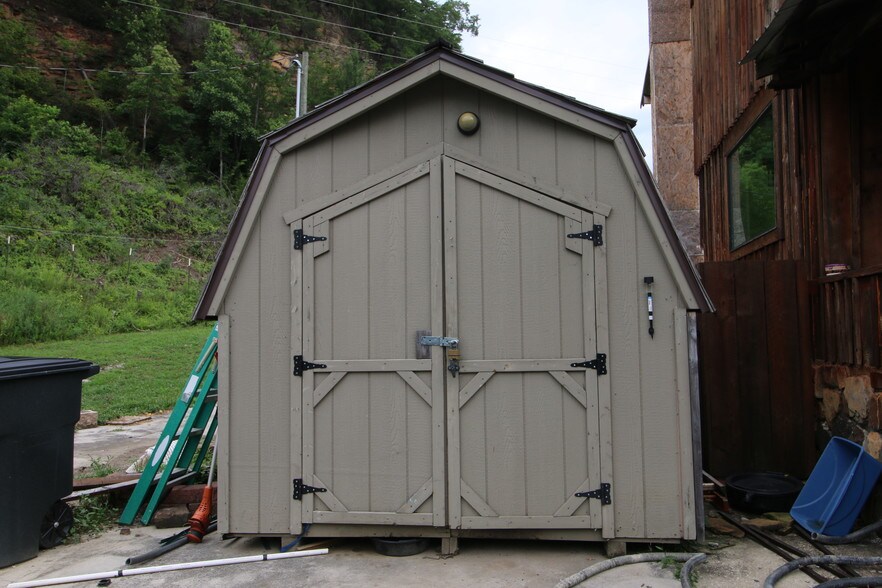 More Photos Of 11251 Highway 90, Parkers Lake Hotel For Sale