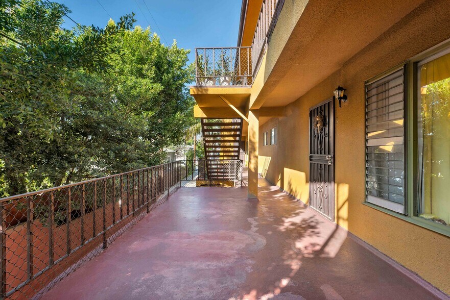 More Photos Of 4052 Chevy Chase Dr, Griffith Apartments For Sale