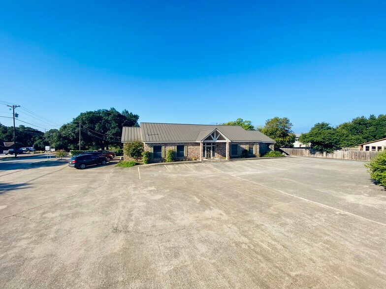 More Photos Of 901 Loop 337, New Braunfels Medical For Lease