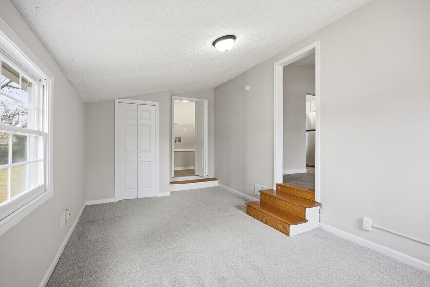 More Photos Of 1651 Donna Lynn Dr, Smyrna Office For Sale