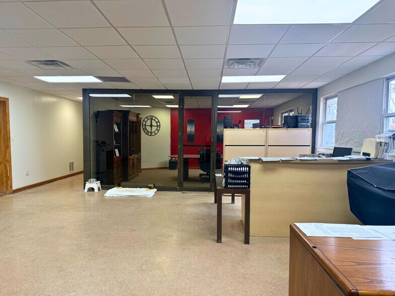 More Photos Of 229 S Waverly St, Yonkers Manufacturing For Sale