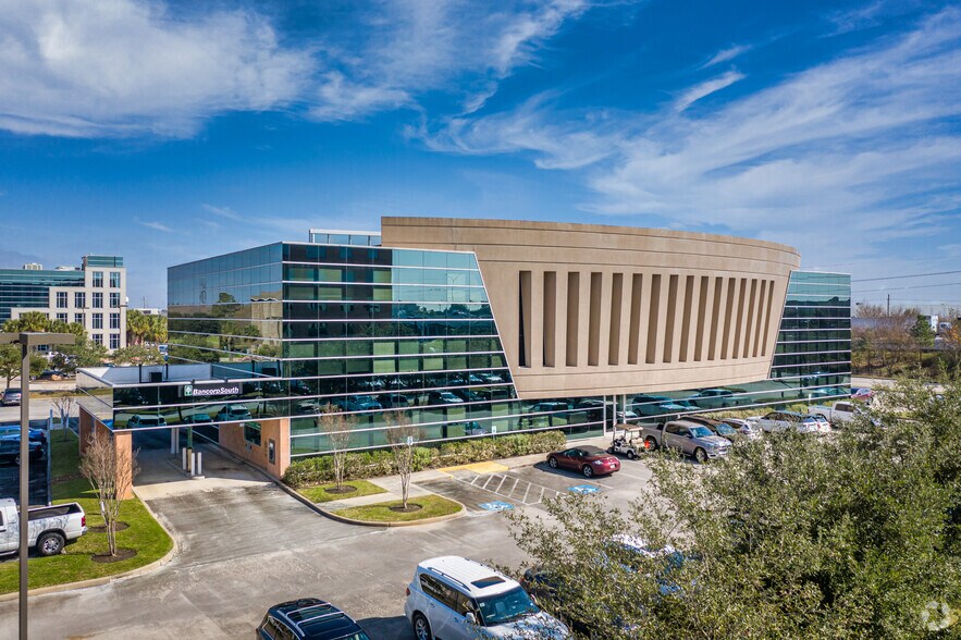 More Photos Of 7906 N Sam Houston Pky W, Houston Office For Lease