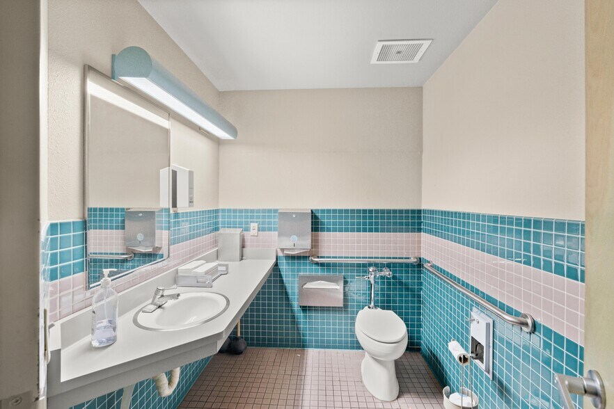 More Photos Of 5309 Carrington Cir, Stockton Healthcare For Sale