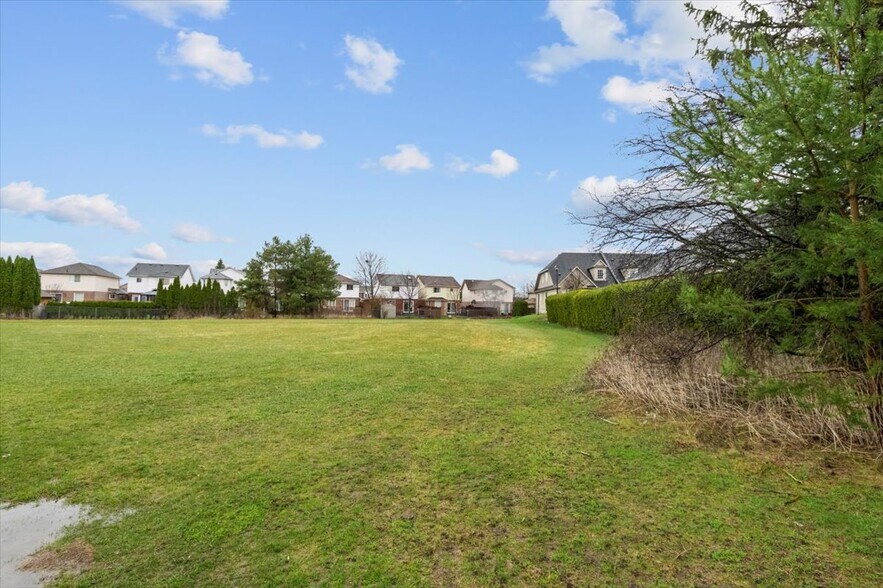 More Photos Of 21 Niagara Dr, Oshawa Land For Sale