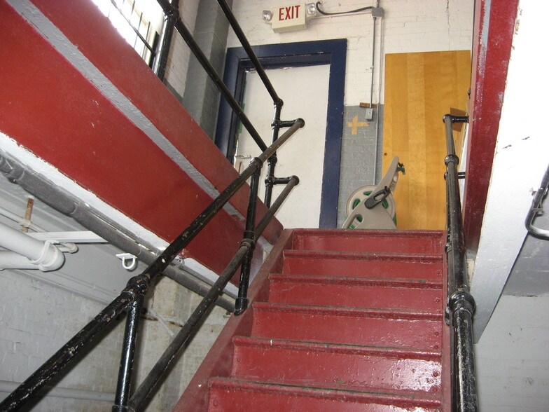 More Photos Of 920 Broadway, Newark Warehouse For Lease