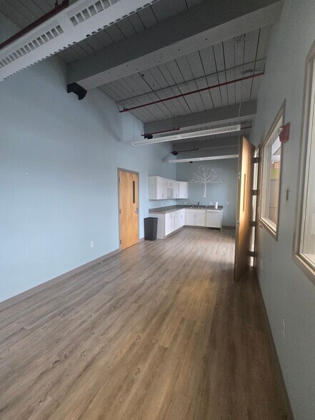 More Photos Of 1174 Kingstown Rd, South Kingstown Office For Lease