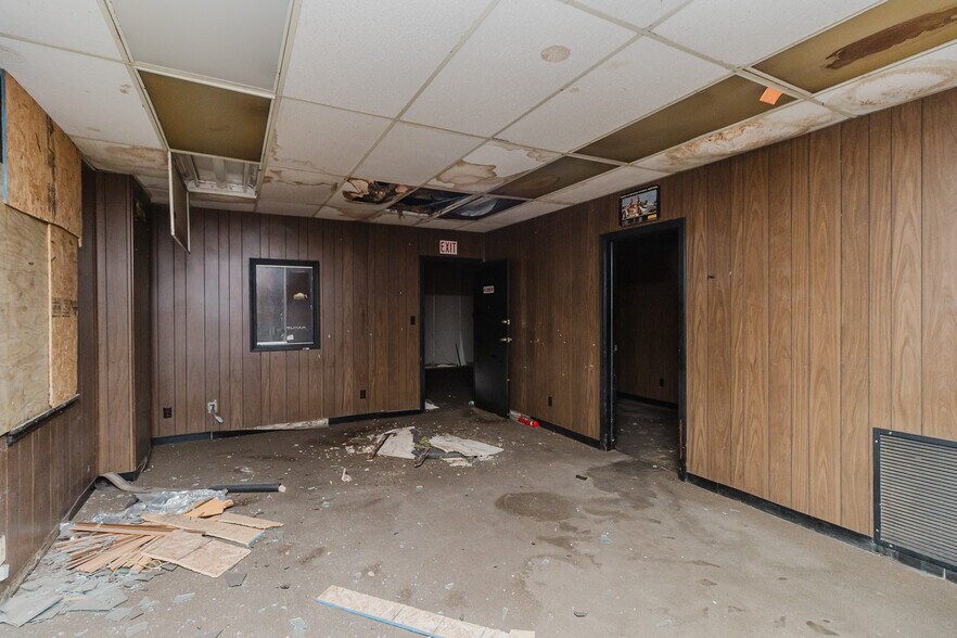 More Photos Of 470 N Seneca St, Wichita Warehouse For Sale