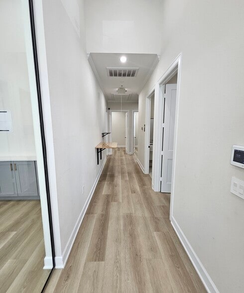 More Photos Of 1325 Main St, Katy Office For Sale