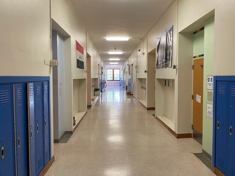 More Photos Of 940 Fillmore St, Denver Schools For Lease