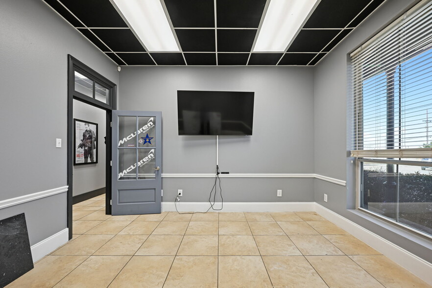 More Photos Of 4632 Pontchartrain Dr, Slidell Flex For Sale