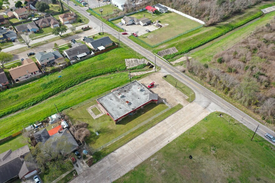 More Photos Of 11526 Walters Rd, Houston General Retail For Sale