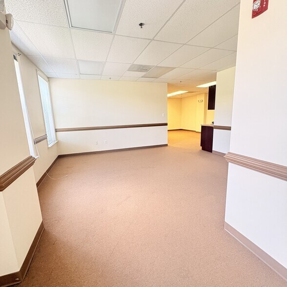 More Photos Of 601 7th St, Laurel Office For Sale