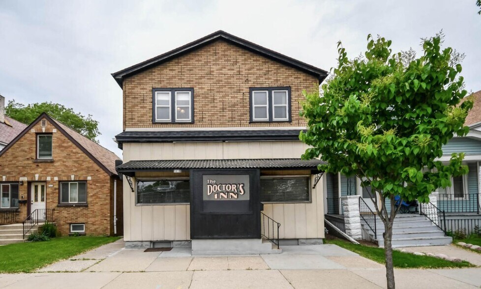 More Photos Of 3010 S 10th St, Milwaukee Restaurant For Sale