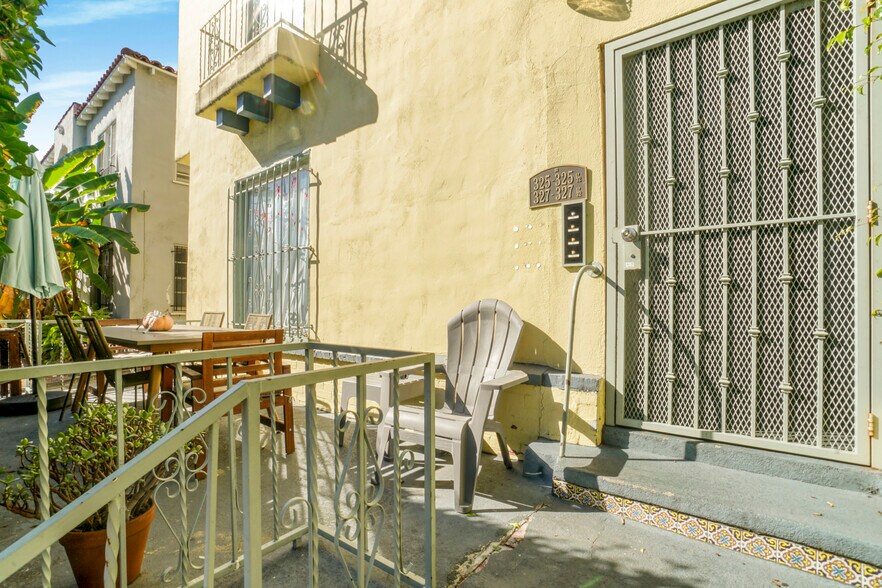 More Photos Of 325 N Stanley, Los Angeles Apartments For Sale