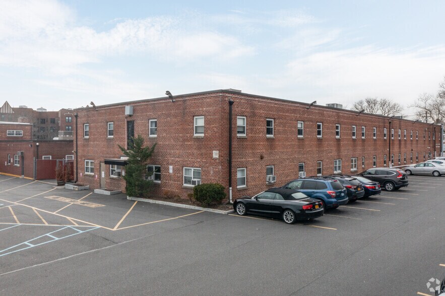 More Photos Of 165 N Village Ave, Rockville Centre Office For Lease