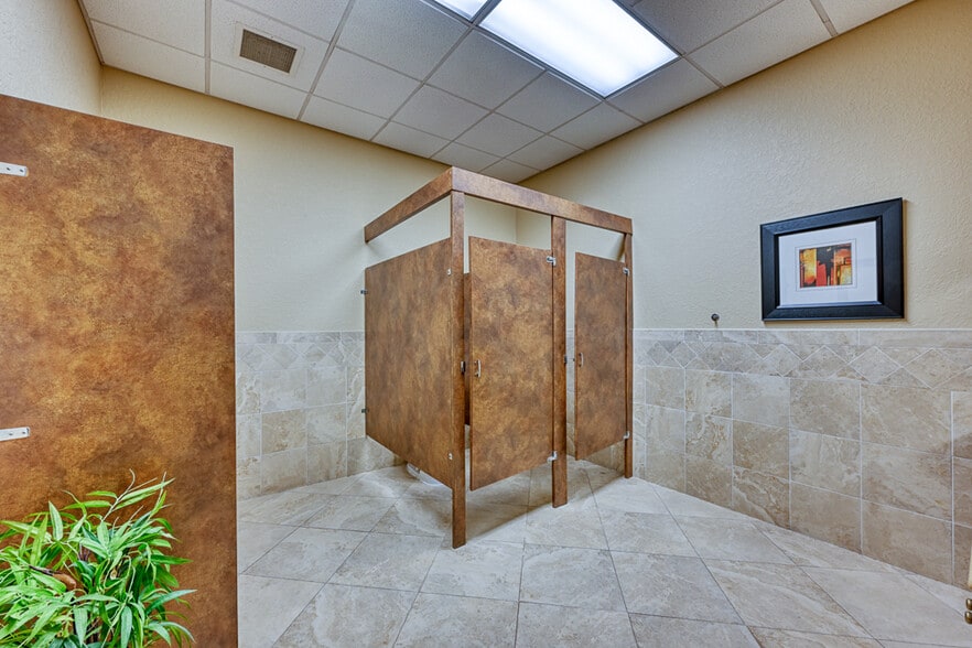 More Photos Of 5135 College St, Jacksonville Religious Facility For Sale