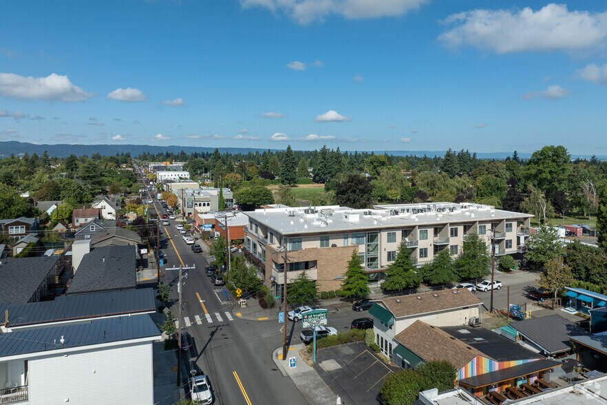 More Photos Of 4951 NE Fremont St, Portland Apartments For Lease