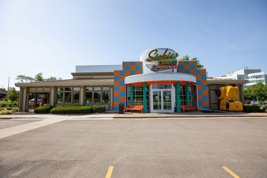 Primary Photo Of , Overland Park General Retail For Sale