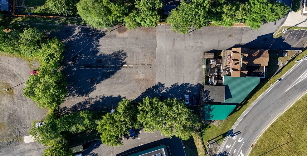 More Photos Of 744 Main St, Lumberton Bar For Sale