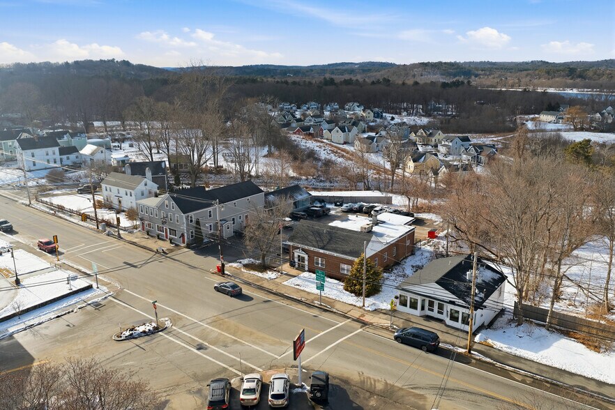 More Photos Of 284 Main St, West Newbury Post Office For Sale