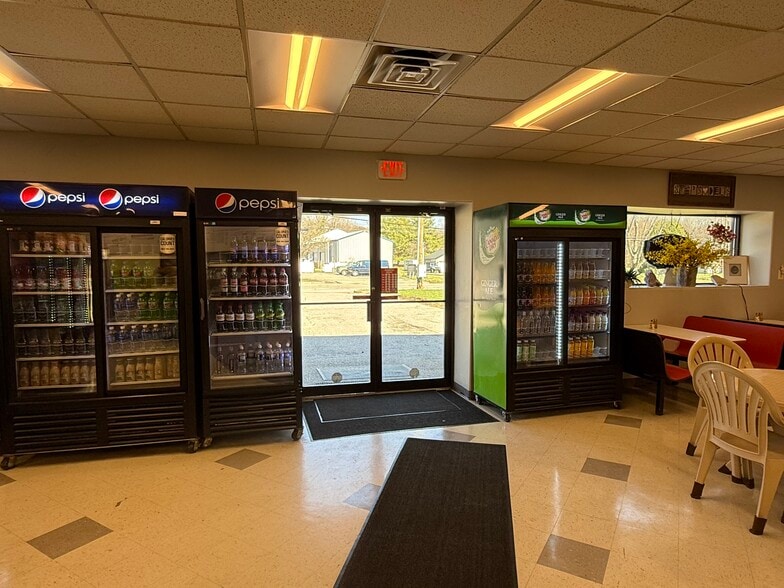 More Photos Of 619 Central Ave E, Edgewater Restaurant For Lease