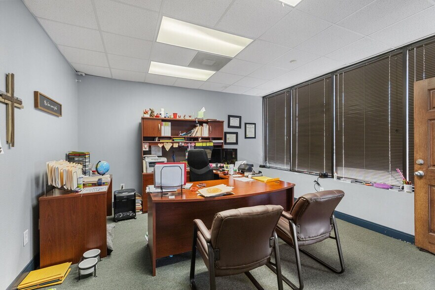 More Photos Of 40648 Hwy290 Business, Waller Office For Sale