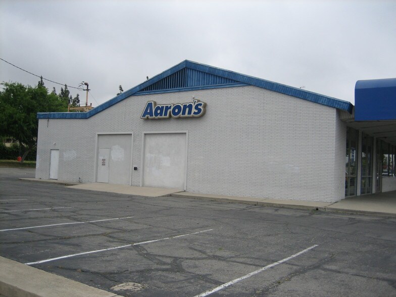 More Photos Of 17110 Foothill Blvd, Fontana Storefront For Lease