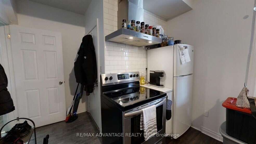 More Photos Of 193 Wharncliffe Rd N, London Apartments For Sale