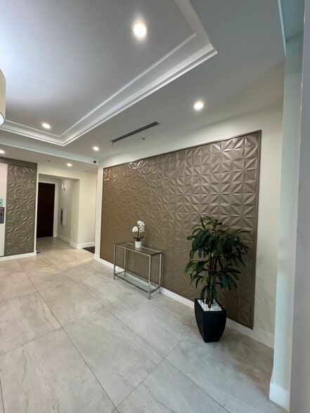 More Photos Of 7951 Riviera Blvd, Miramar Unknown For Lease