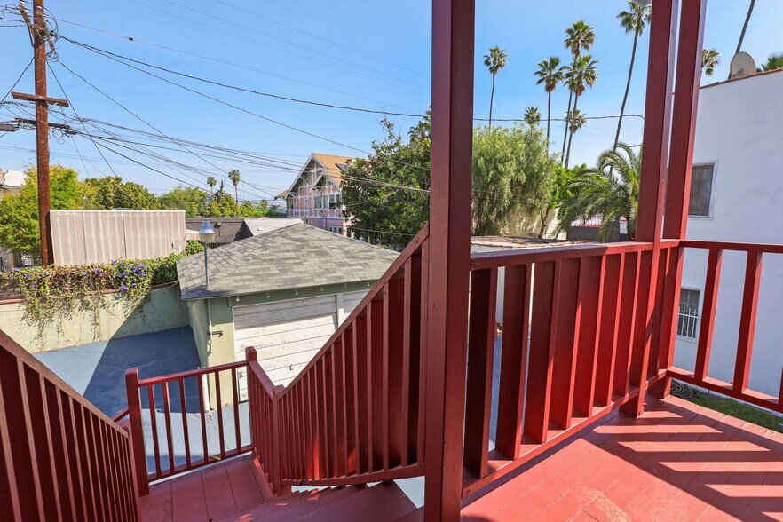 More Photos Of 4409 Victoria Park Dr, Los Angeles Apartments For Sale