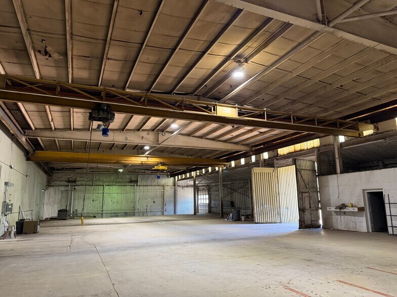More Photos Of 3920 Congress Pkwy, Richfield Warehouse For Sale