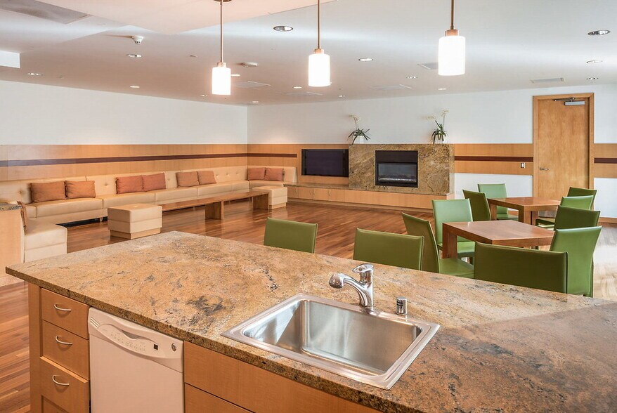 More Photos Of 100 Grand Ave, Oakland Apartments For Lease