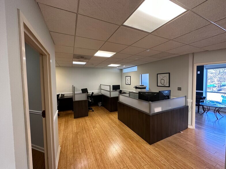 More Photos Of 4940 Hampden Ln, Bethesda Office For Lease
