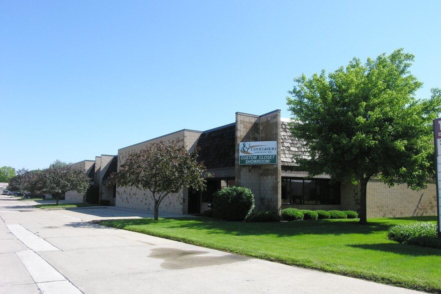 More Photos Of 3711 E 10 Mile Rd, Warren Warehouse For Lease