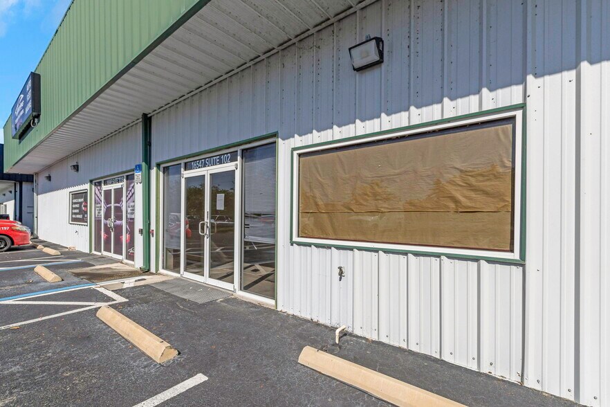 More Photos Of 16547 US Highway 19, Hudson Showroom For Lease