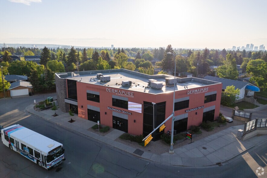 More Photos Of 636 45 St SW, Calgary Office For Sale