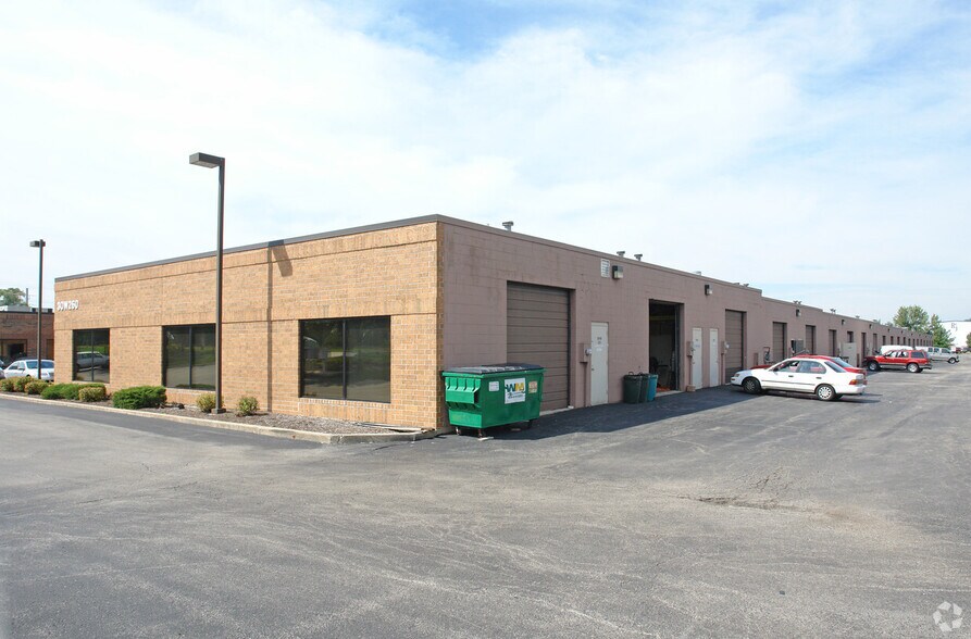 Primary Photo Of 30W260 Butterfield Rd, Warrenville Warehouse For Lease