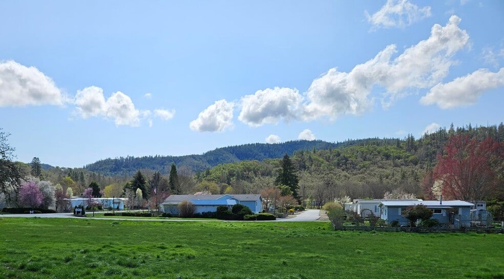 More Photos Of 6901 Old Stage Rd, Central Point Manufactured Housing Mobile Home Park For Sale