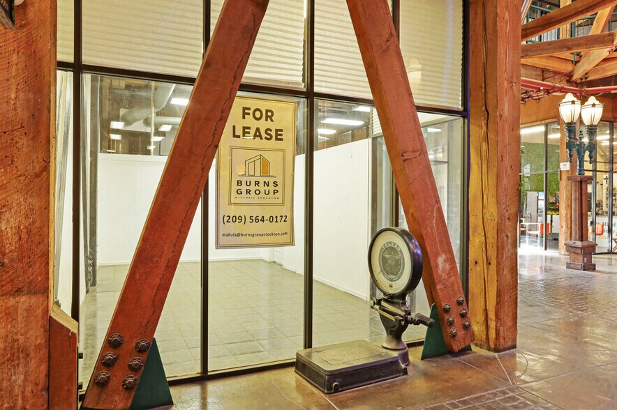 More Photos Of 445 W Weber Ave, Stockton Office For Lease