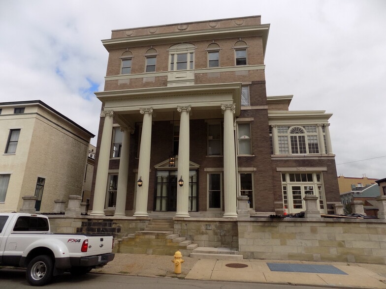 Primary Photo Of 1324 Chapline St, Wheeling Office For Lease