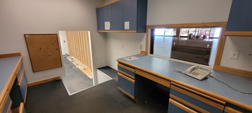 More Photos Of 2515 6th Ave N, Great Falls General Retail For Sale