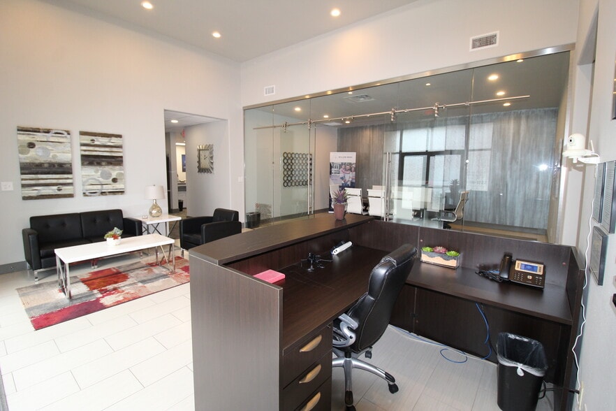 More Photos Of 418 Village Dr, Murphy Medical For Sale